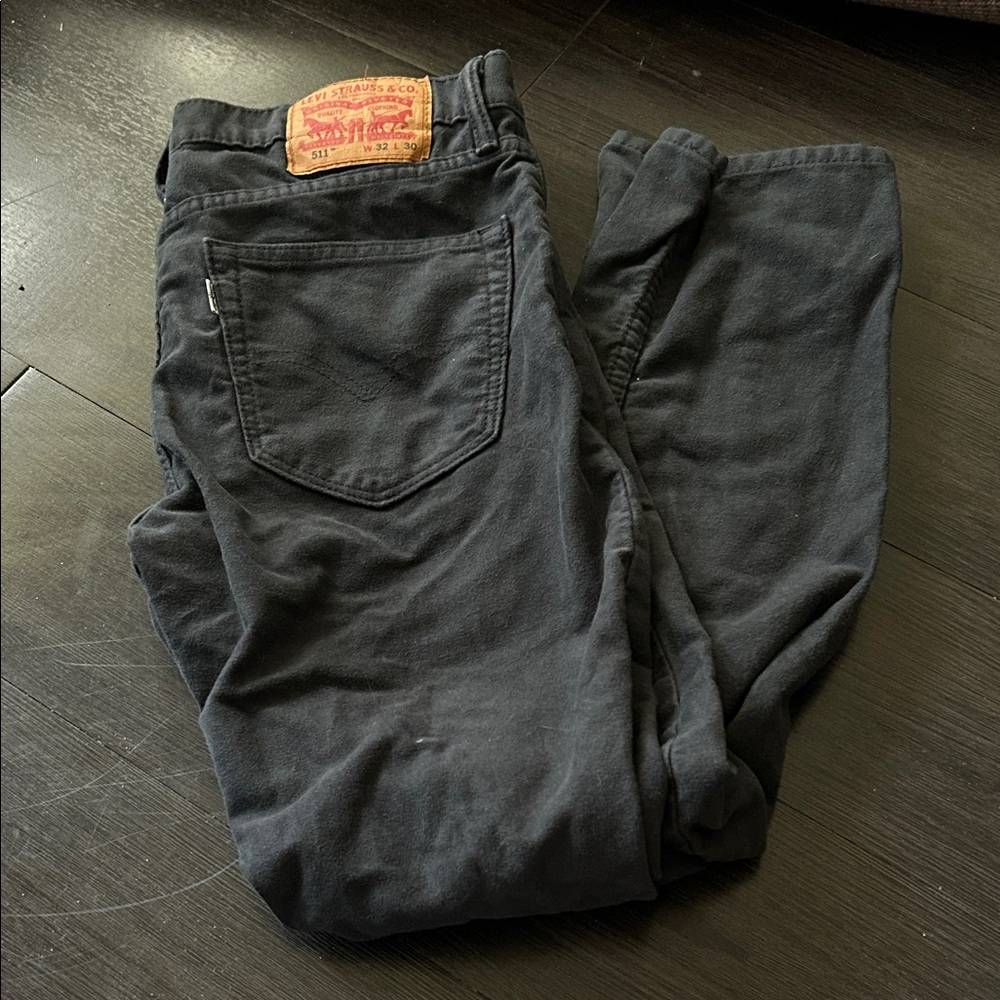 Levi's Men's Dark Gray Relaxed Jeans